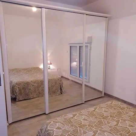 Logement Climatise 6 Personnes 4 Lits Avec Garage Saint-Pourçain-sur-Sioule